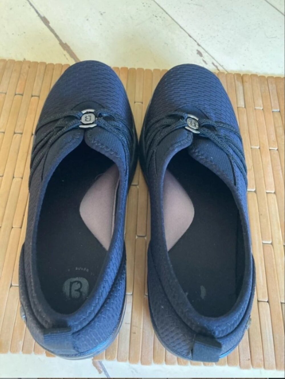 B Zees “Niche” Slip on Flats - Picture 3 of 6